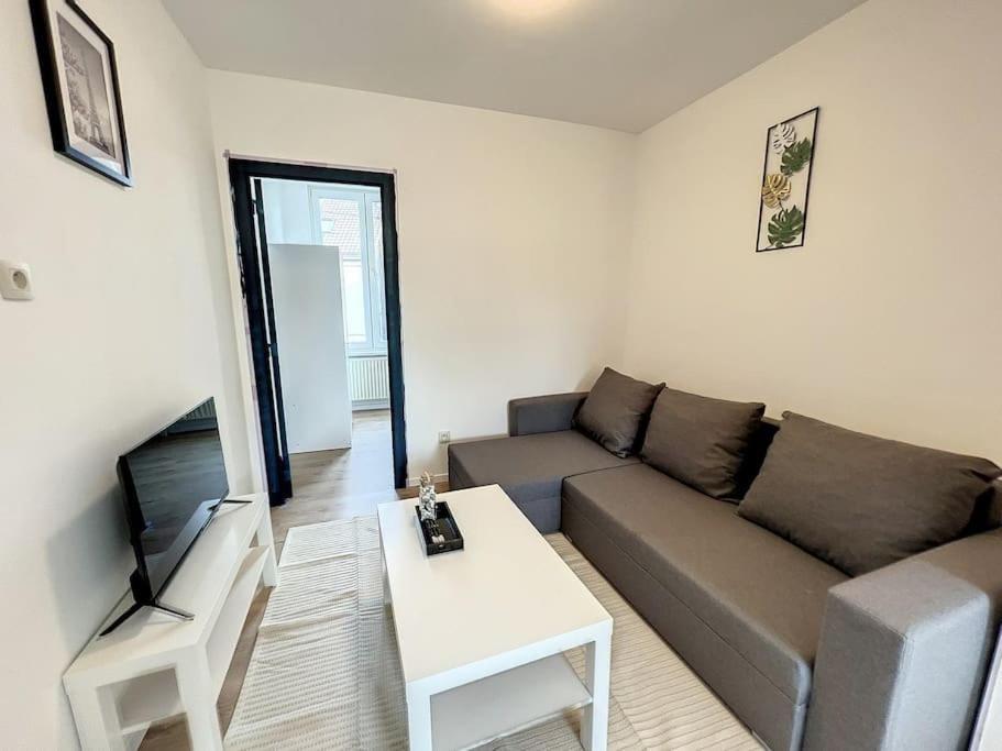 Station 173 C Bruxelles-Charleroi-Airport Apartment Екстериор снимка